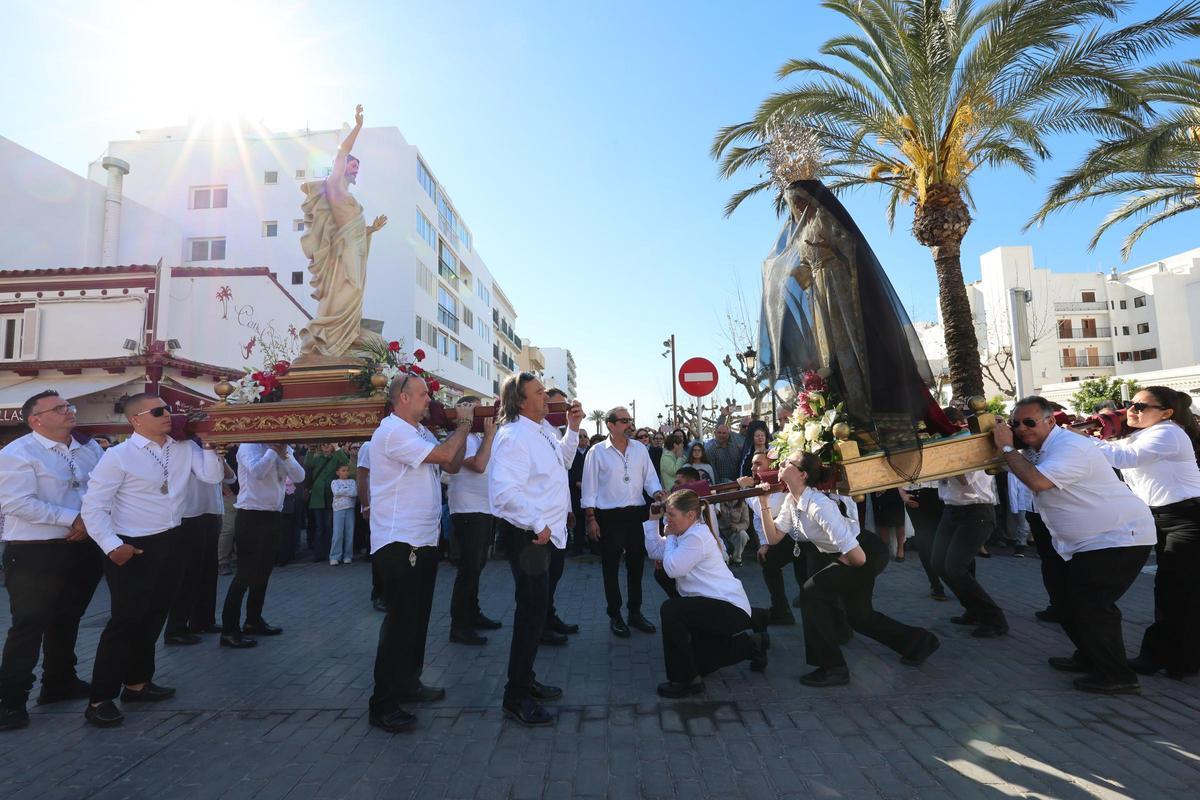 Mira todas las imágenes de la Procesión del Santo Encuentro en Santa Eulària Mira todas las imágenes de la Procesión del Santo Encuentro en Santa Eulària