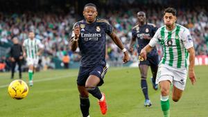 David Alaba durante el encuentro ante el Betis