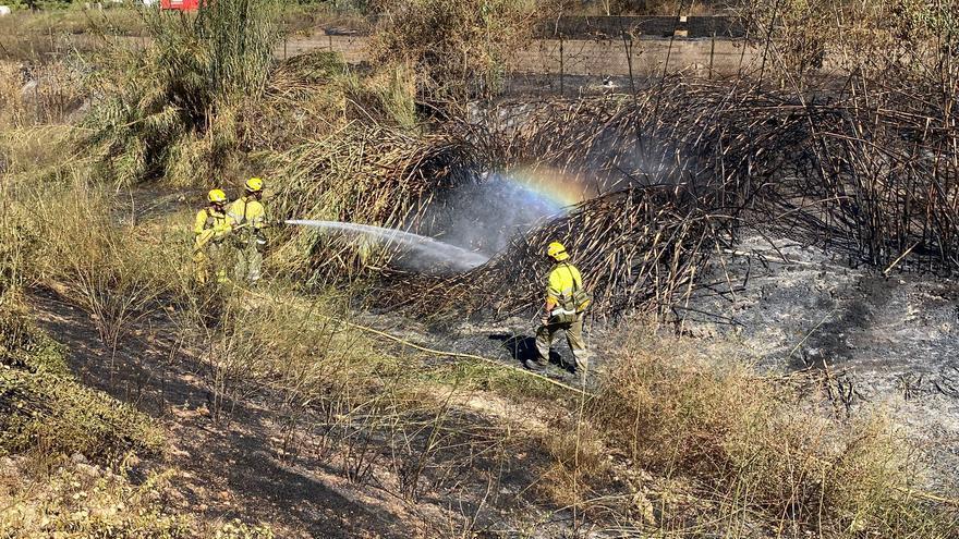 Herido un bombero durante la extinción de un incendio en Cartagena