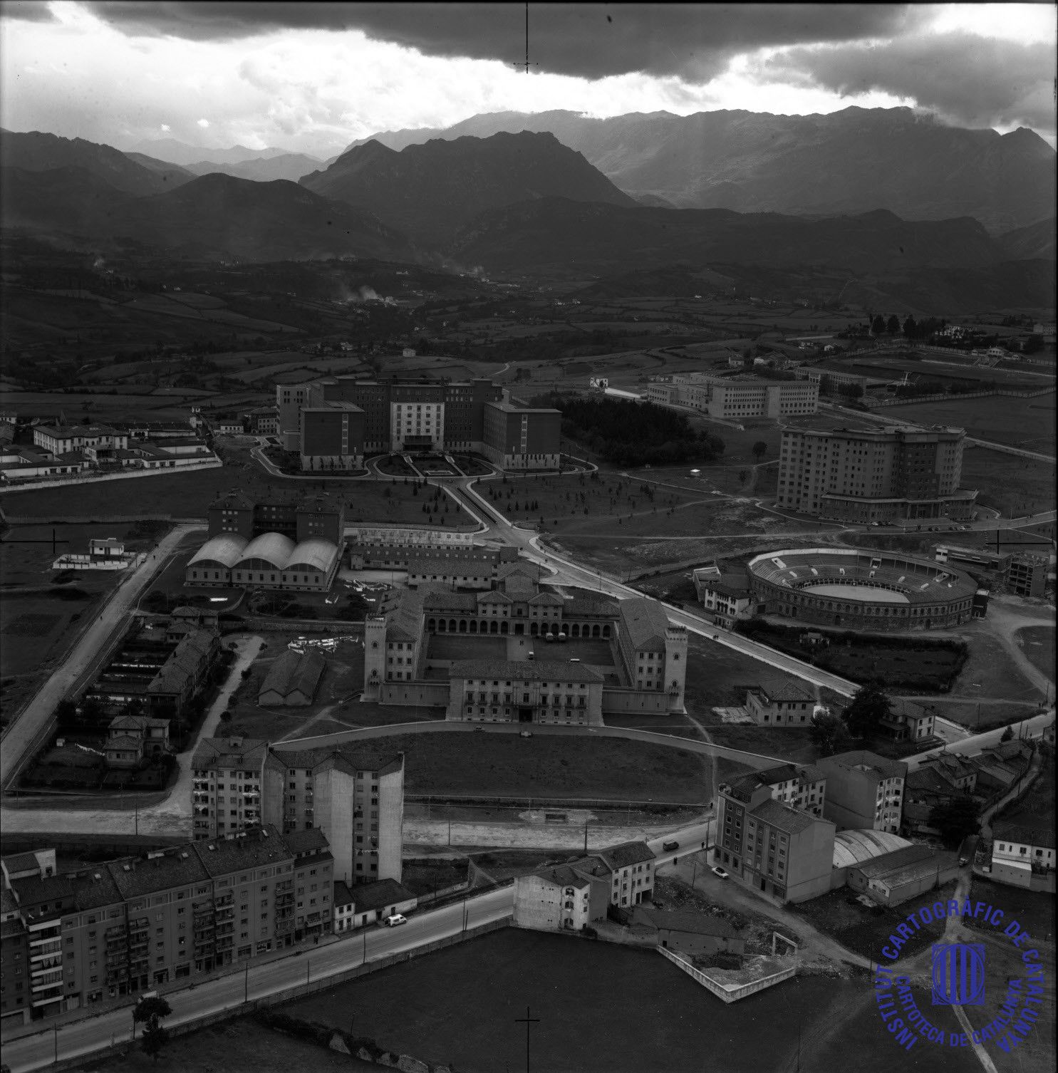 Un vuelo al pasado: así era Asturias, desde el aire, en 1962