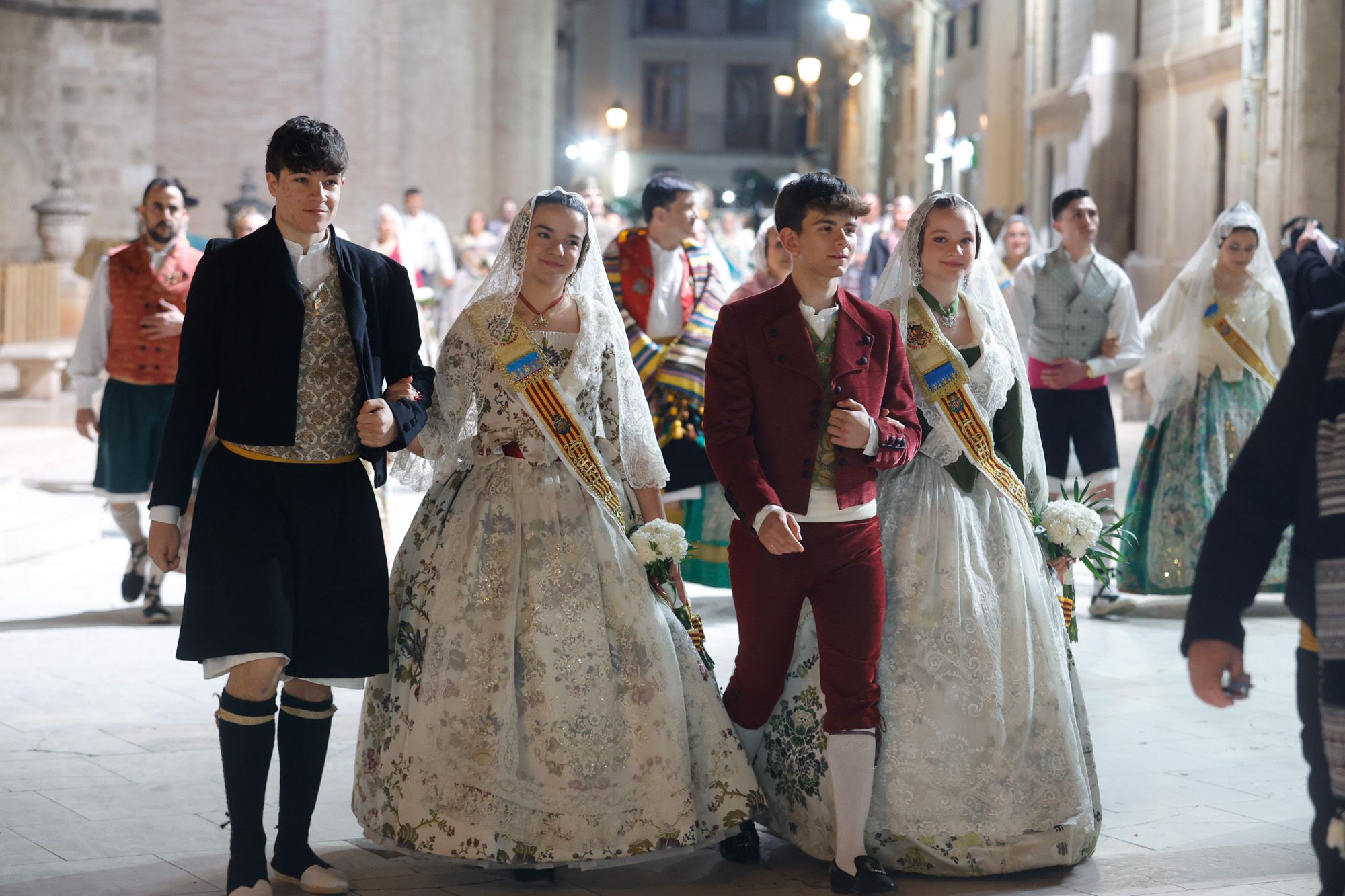 Todas las fotos de la Ofrenda del 17 de marzo entre las 23 y las 00 horas por la calle San Vicente