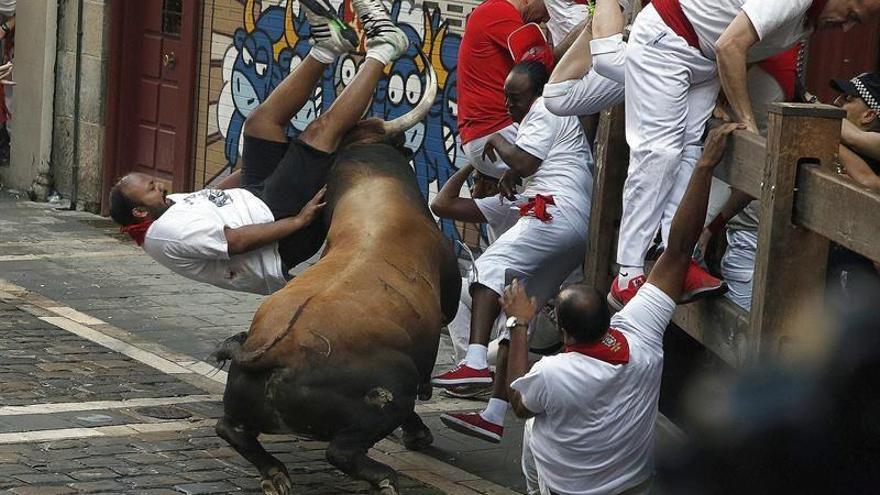 5 heridos por asta de toro en un encierro de San Fermín largo y muy peligroso