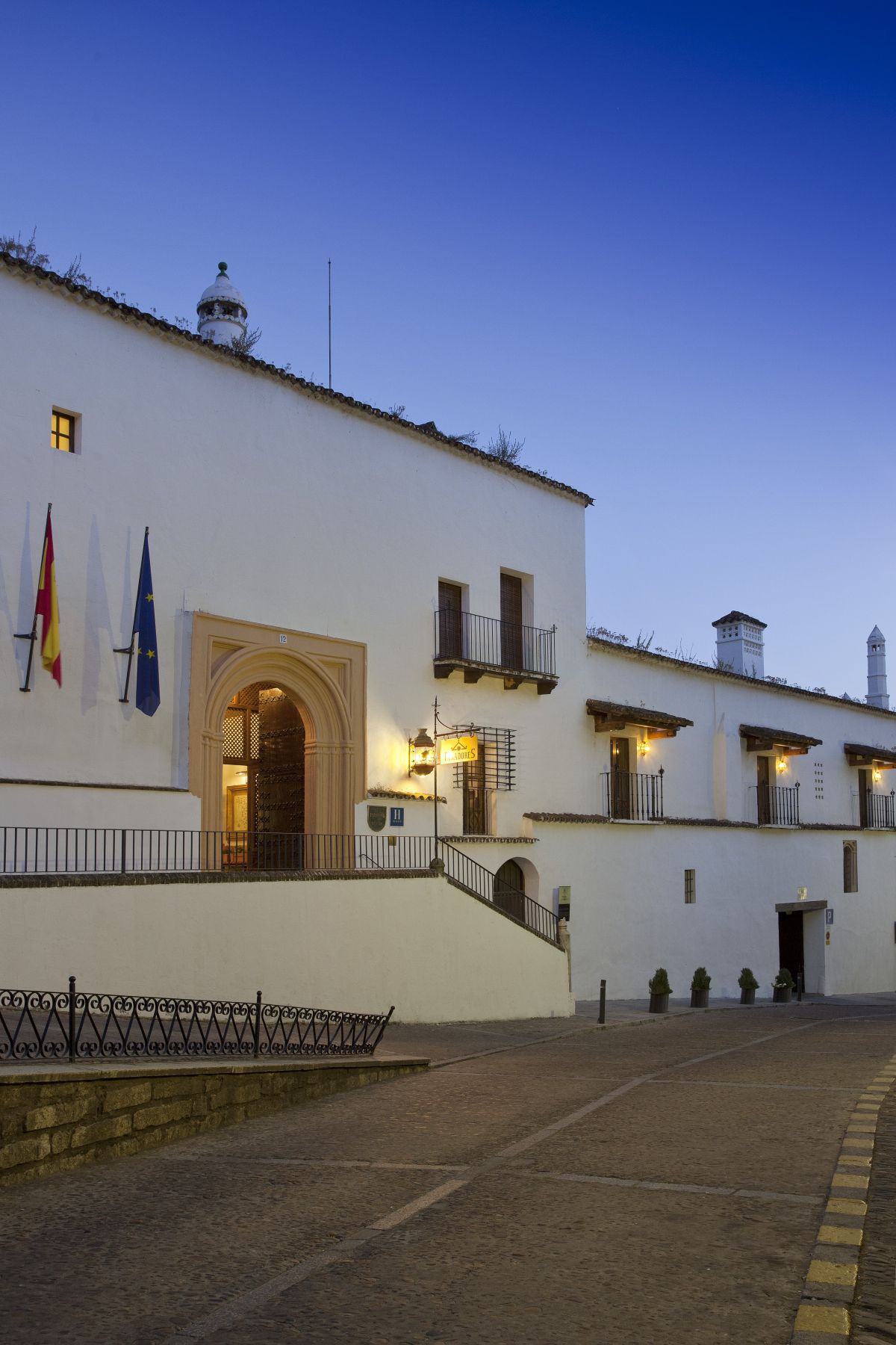 Entrada al Parador de Guadalupe, Cáceres.