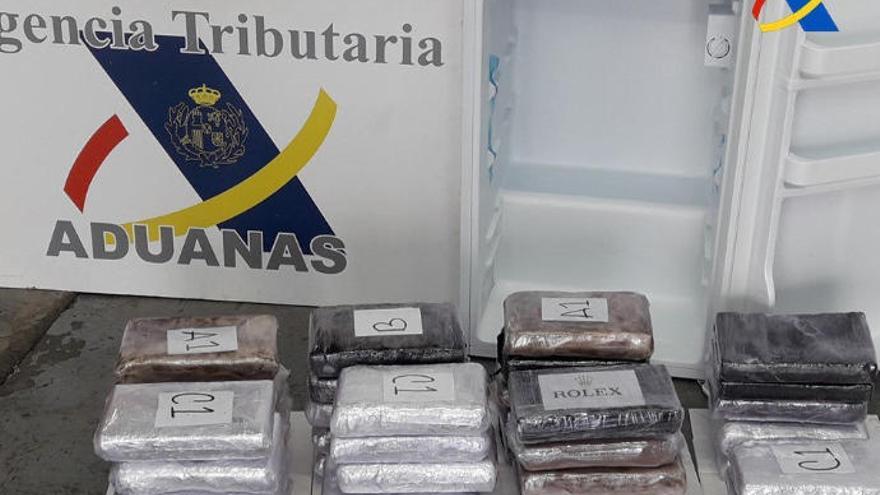 Localizan 38 kilos de cocaína ocultos en una nevera en el puerto de La Luz