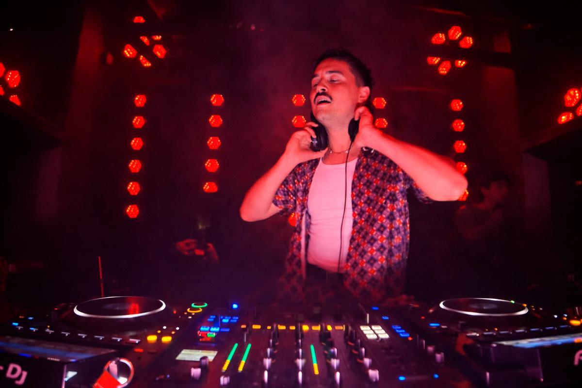 Conrad Taylor en una de sus sesiones, en una imagen del canal de Youtube del artista