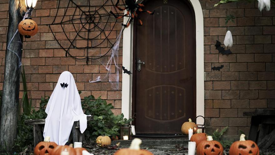 Un vecino siembra el pánico al &#039;incendiar&#039; su casa para Halloween