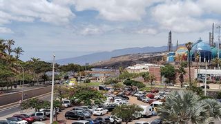 Colas para entrar a Santa Cruz de Tenerife por el vuelco de un coche