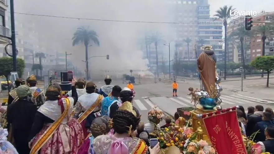 Crespo pone broche de oro a las Fallas de Alzira con una 'mascletà' "única" en su ciudad.