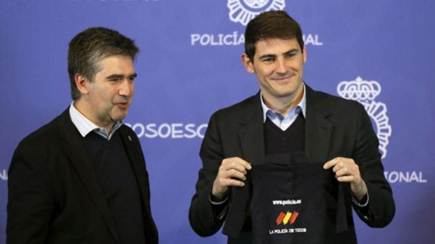 Iker Casillas se alía con la Policía