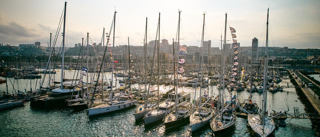 Las Palmas de Gran Canaria despide a los 70 cruceros de la regata ARC Plus