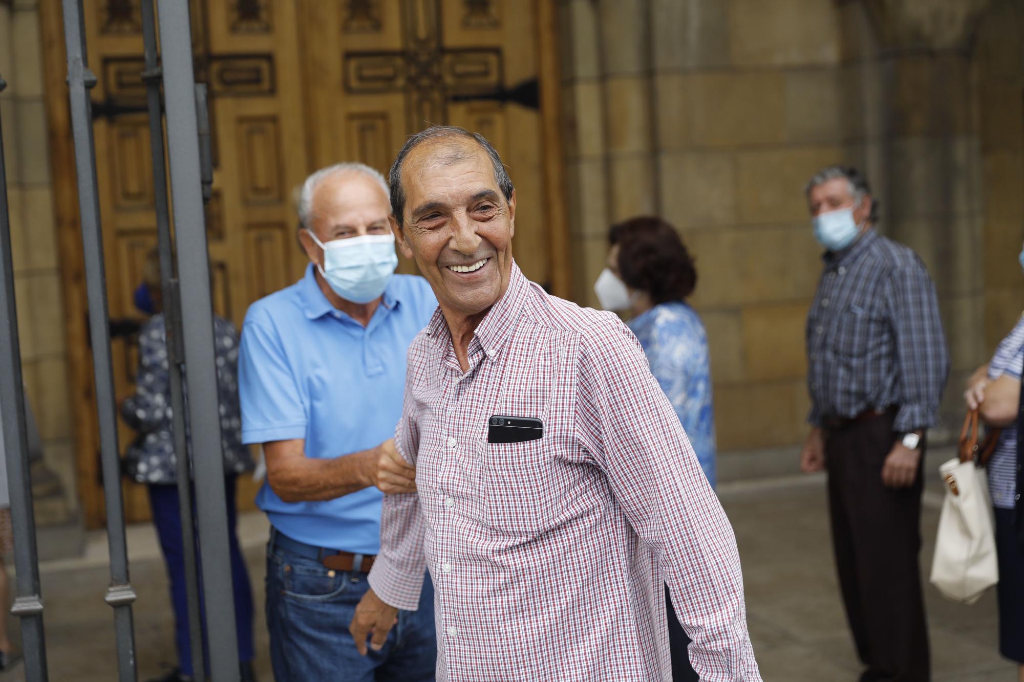 Emocionante despedida a Alfonso Peláez, gijonés “que vivió e hizo vivir la ciudad”