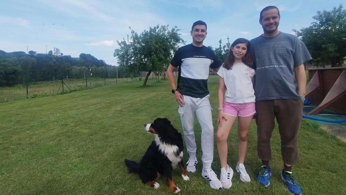Por la izquierda, "Mamba", Abel González, Leonor Llorente Marqués y Alfredo Llorente.