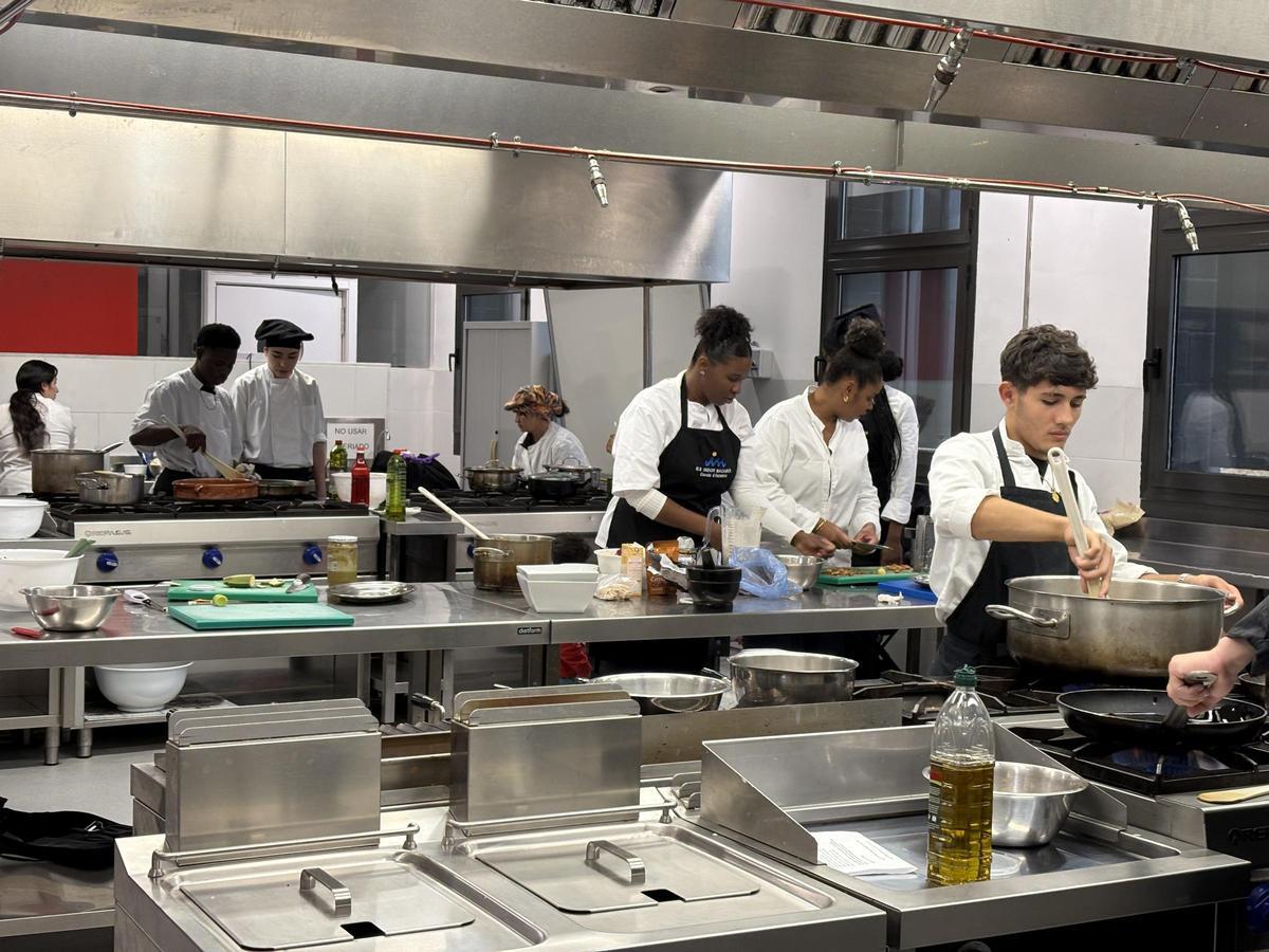 La cocina de la Escuela de Hostelería de Ibiza.