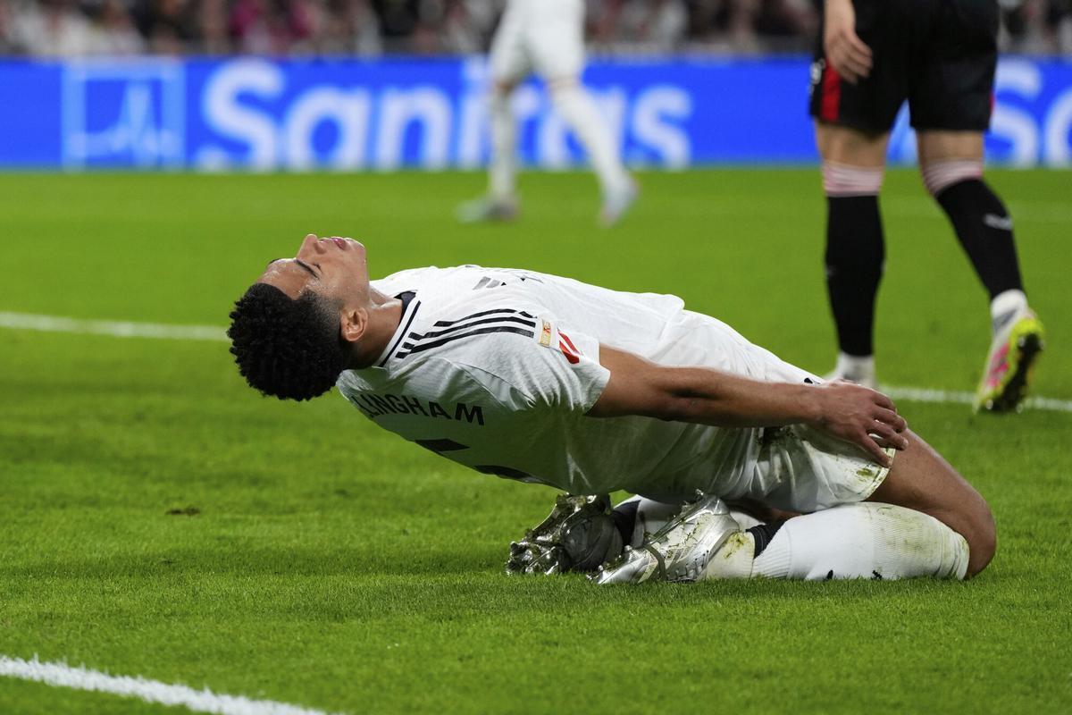 Bellingham protesta un posible penalti frente al Athletic Club