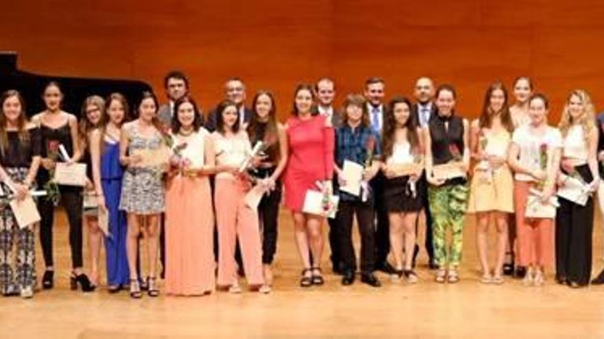 Los alumnos del Conservatori Professional recibieron sus diplomas