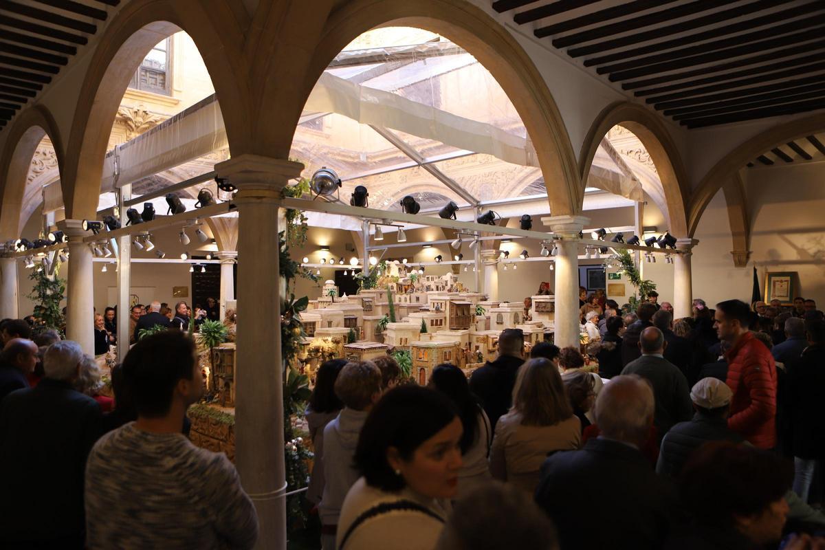 La inauguración del Belén de Lorca suele atraer a cientos de personas.