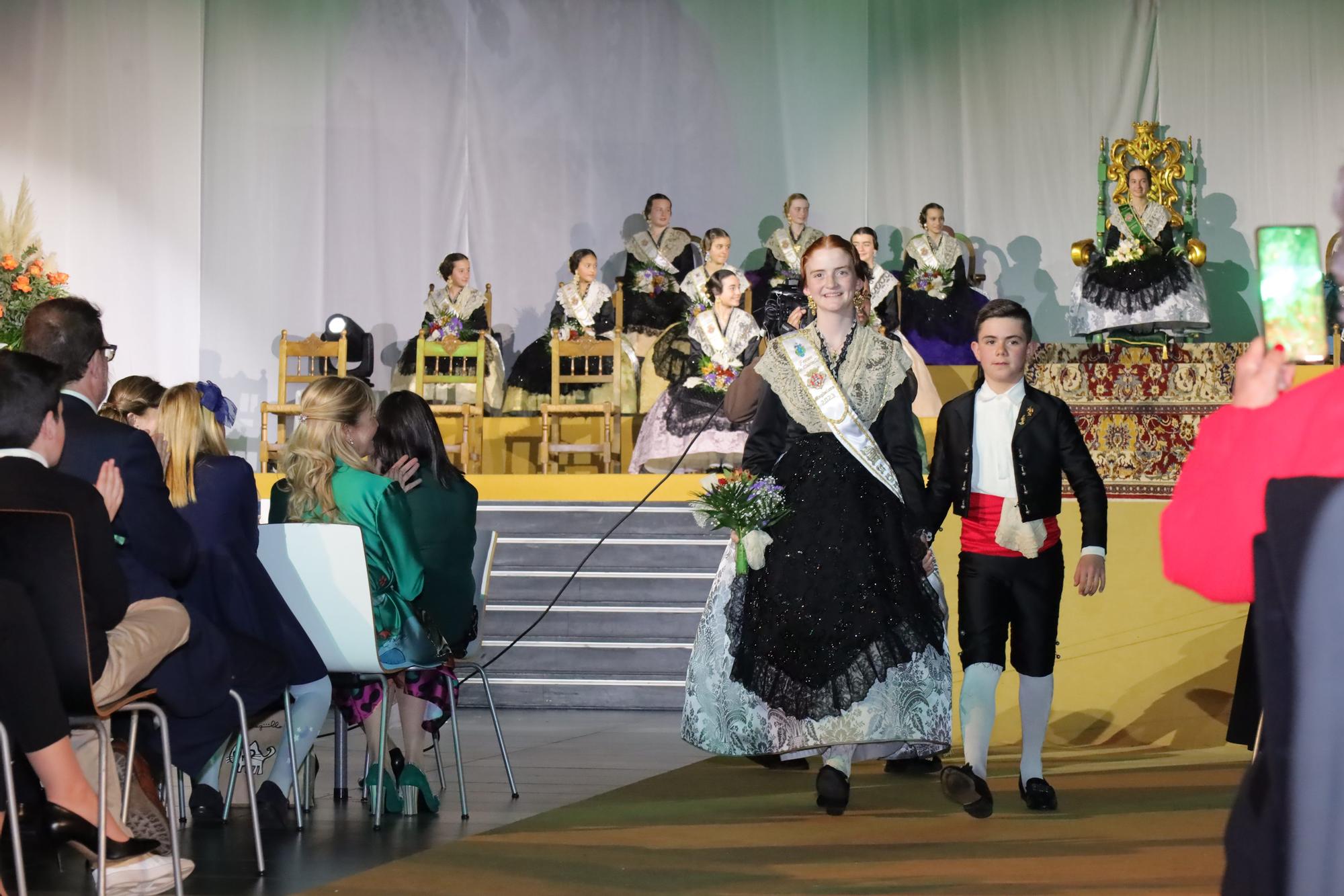 Galania a la reina infantil de las fiestas de la Magdalena