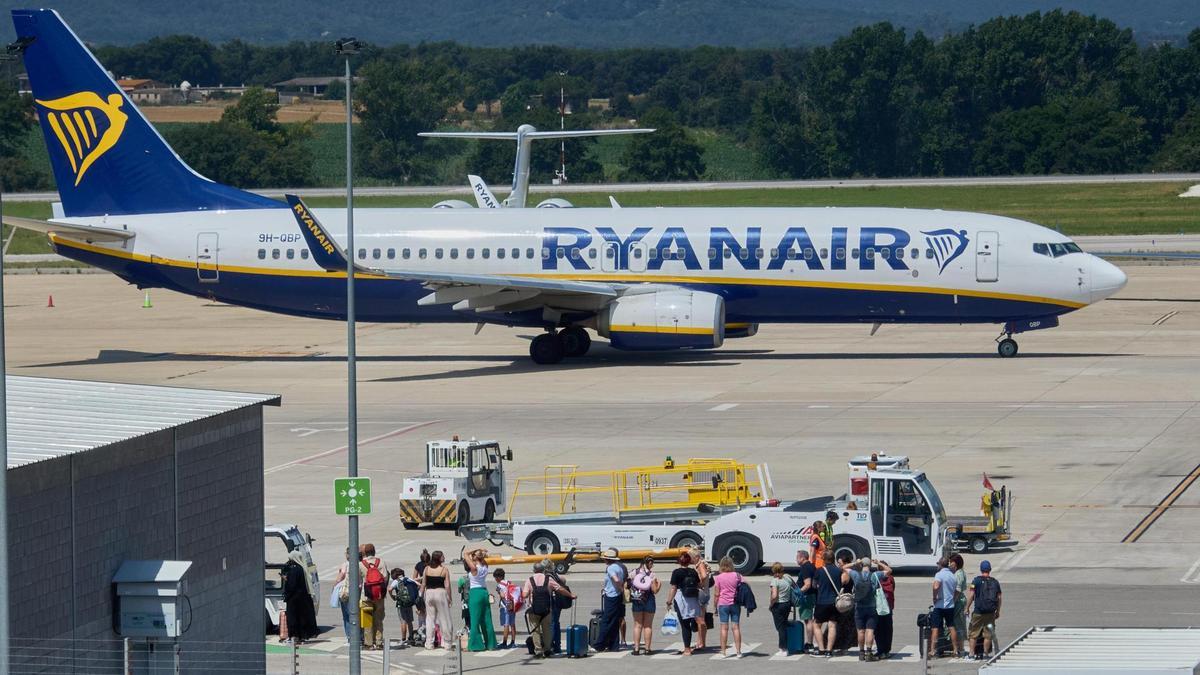 Aeroport de Girona: creixen les operacions però disminueixen els passatgers