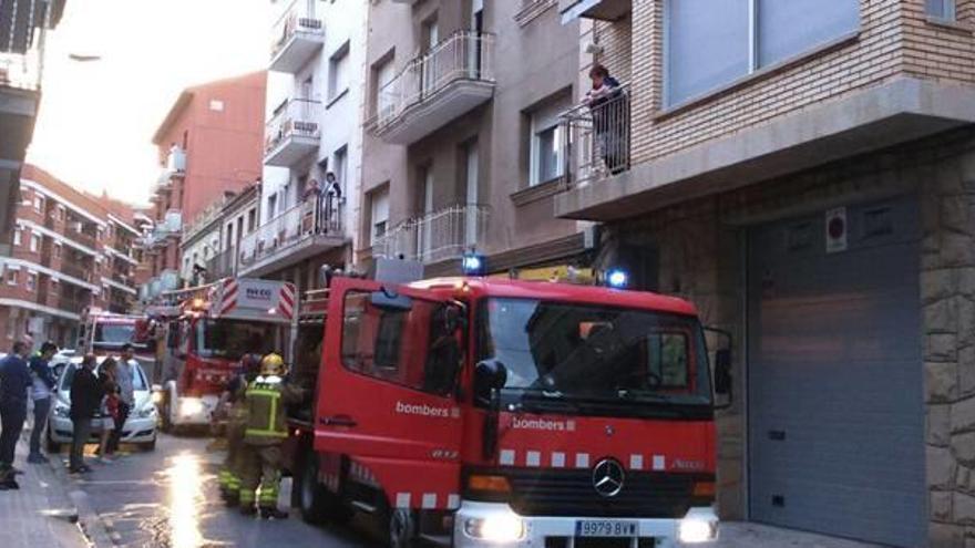 Tres intoxicats lleus per un incendi d&#039;habitatge a Manresa