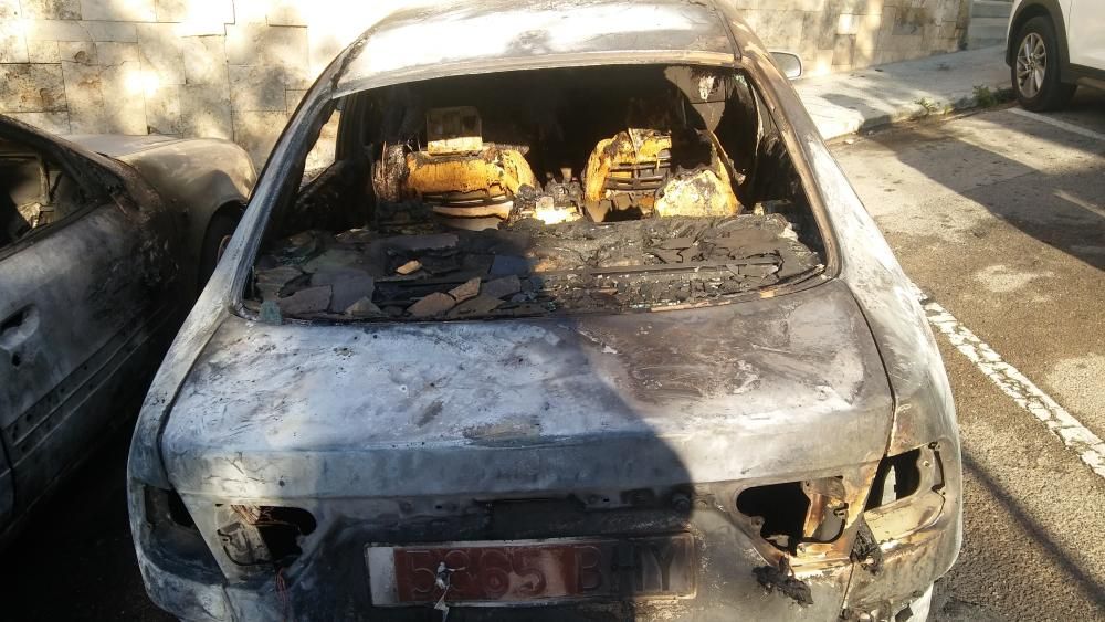 Alarma veïnal per la crema de cotxes a Figueres