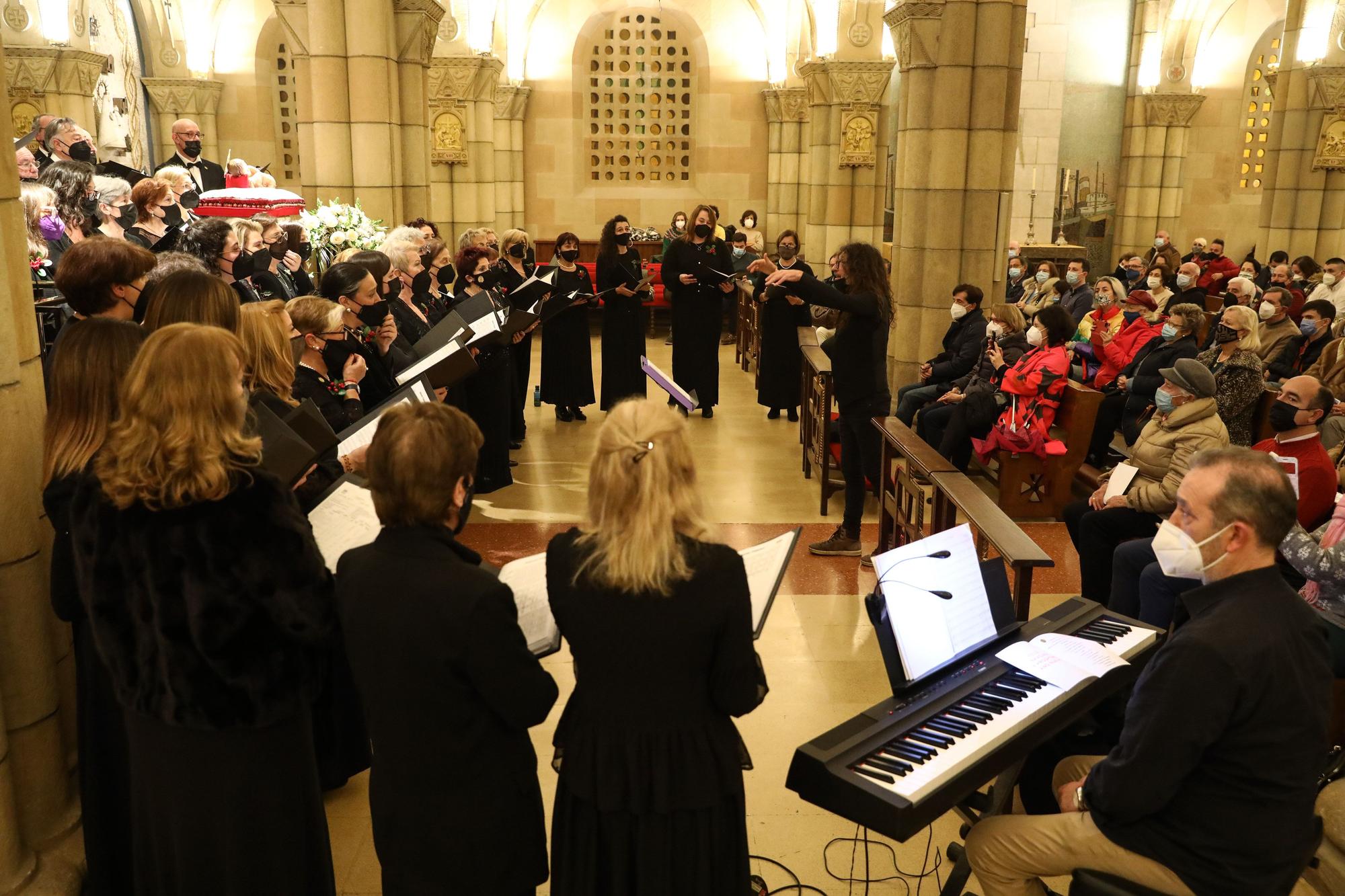 El concierto de Navidad de la Coral Polifónica, en imágenes