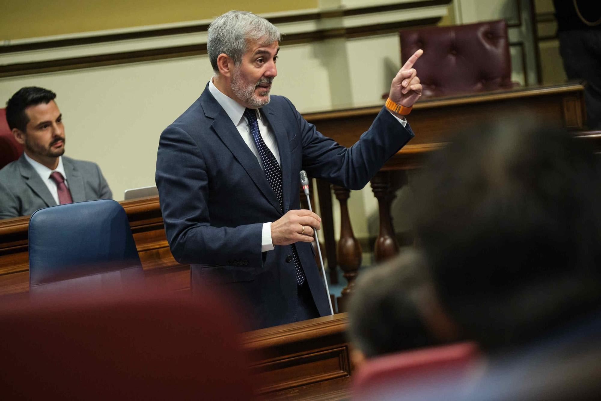 Pleno del Parlamento de Canarias