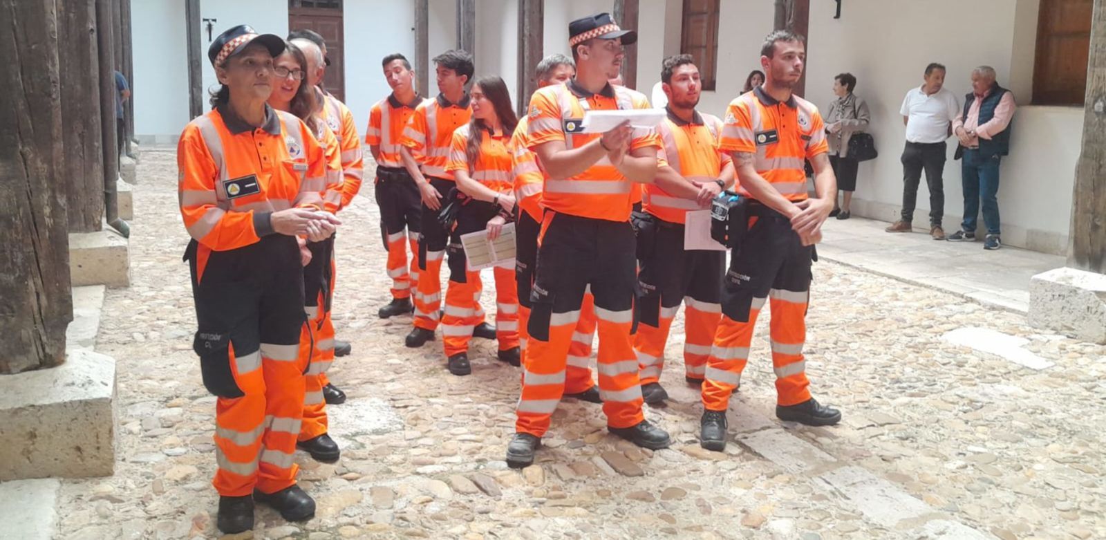 Miembros de la Agrupación de Protección Civil de Toro, durante la celebración de sus patrones, San Sergio y San Baco. | C. T. (ARCHIVO)