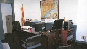 Imágen del reportaje fotográfico de la Guardia Civil del despacho del extesorero de CDC, Andreu Viloca. 