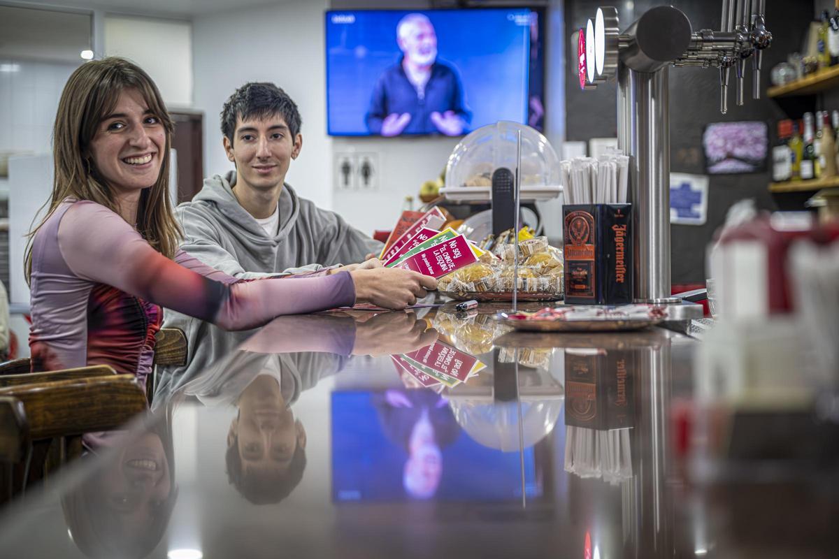 Laia Sánchez y Àlex Porras, estudiantes y creadores de la iniciativa #TengoNombre