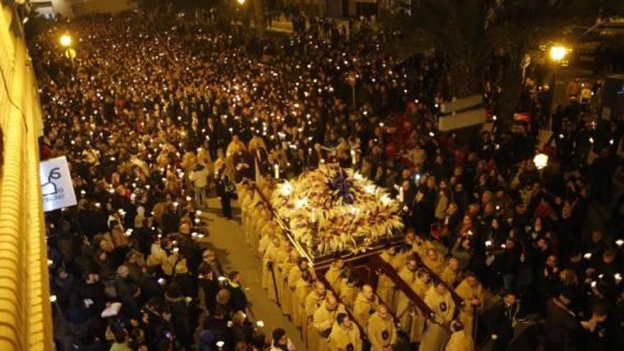 Devoción y recogimiento en el Jueves Santo