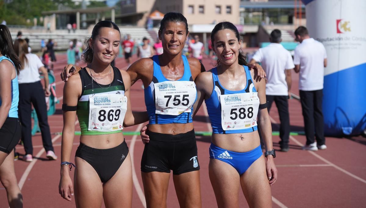 Ariadna Carrasco, Mónica Ortiz y Yolanda López, a la conclusión de la carrera.
