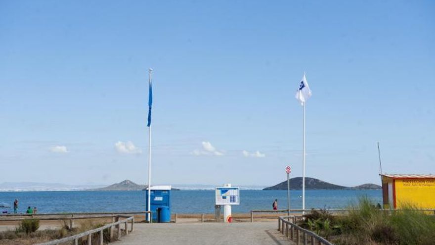 La Región mantiene sus 25 banderas azules en playas