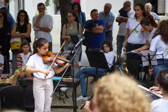 'Música en la calle/Música na rua', banda sonora de La Raya en el Casco Antiguo de Badajoz