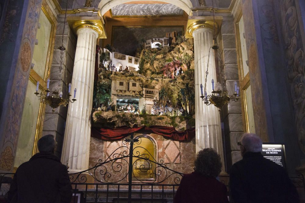 Belén de la iglesia de San Nicolás situado a dos metros de altura