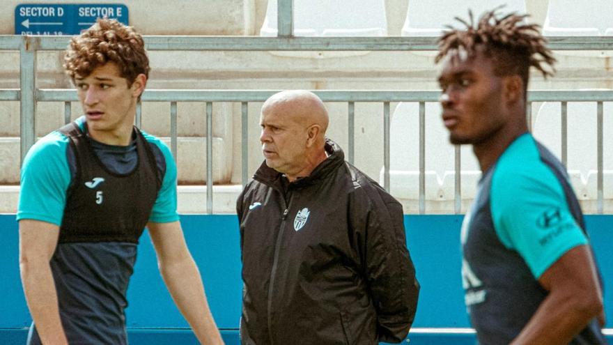 Jaume Mut dirigirá el domingo su tercer partido como técnico del Atlético Baleares