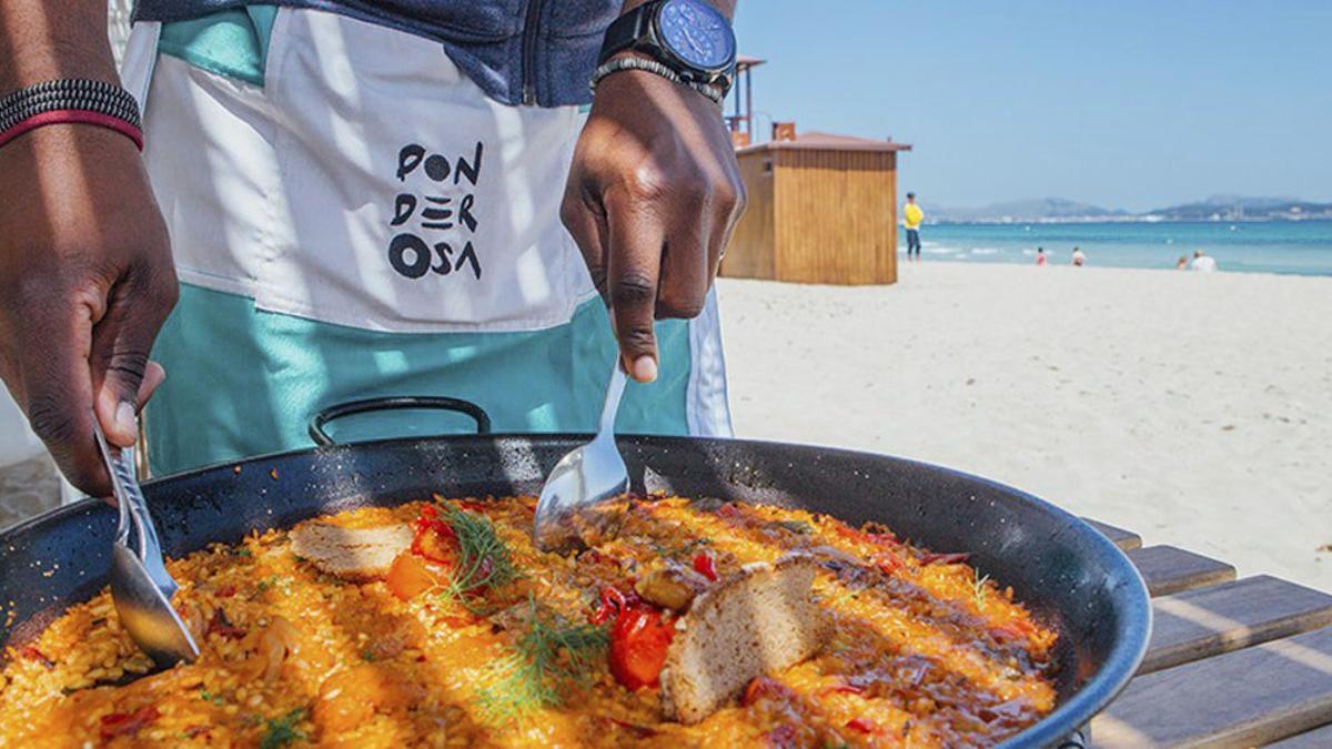 Ponderosa Beach: Eine bessere Aussicht mit Paella gibt es kaum.
