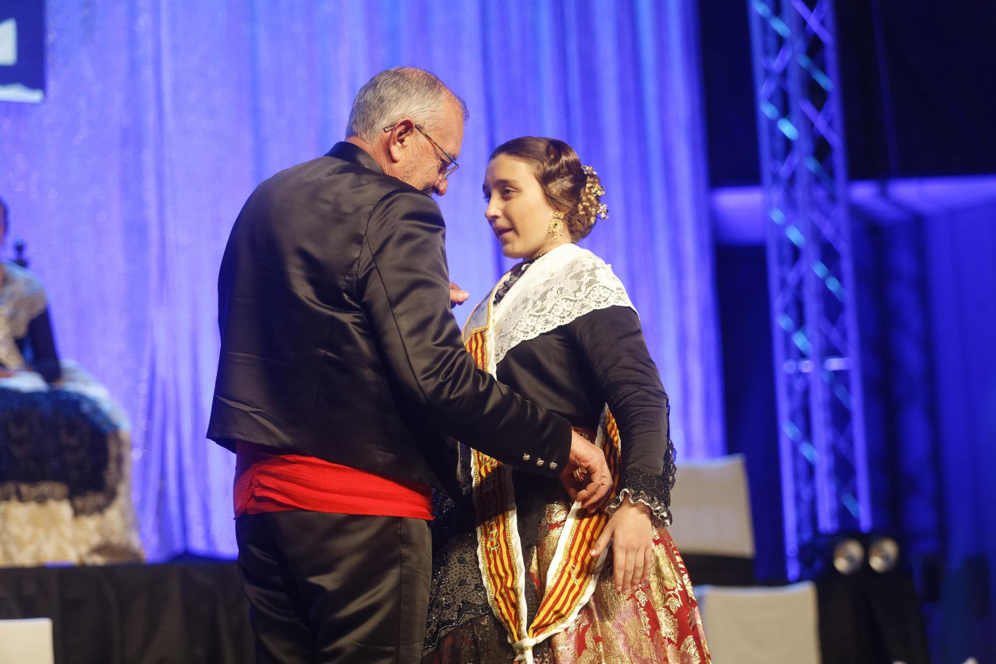 Diana y Lidón suben al trono de Brancal de la Ciutat al son de música y tradición