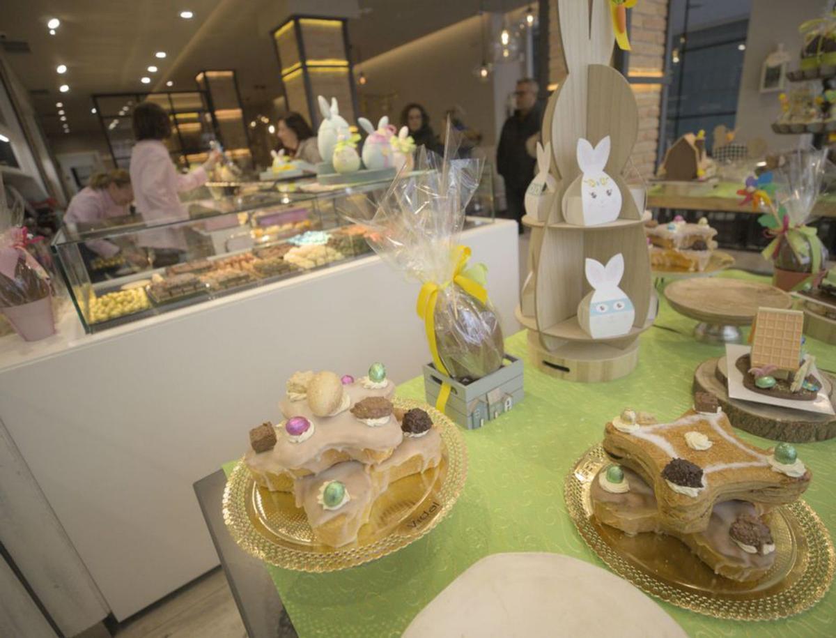 Las confiterías rebosan de dulces ideas para la Pascua | M. L.