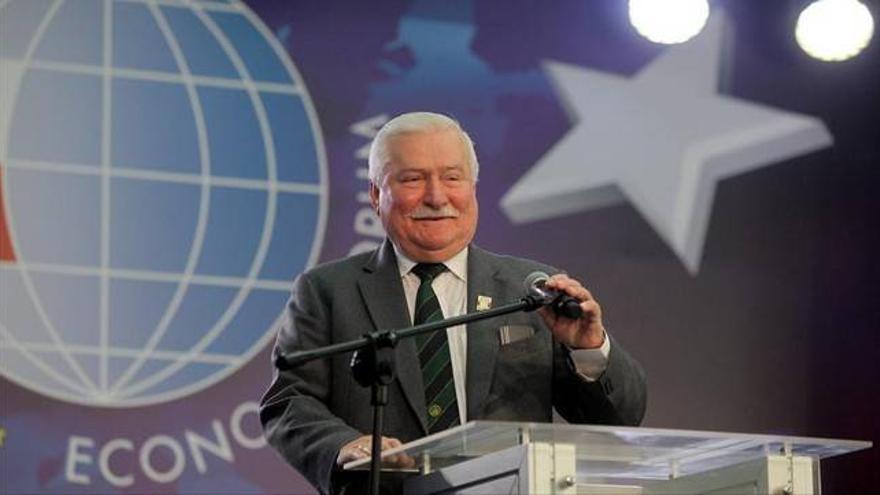 Walesa avisa del riesgo de guerra nuclear con Rusia