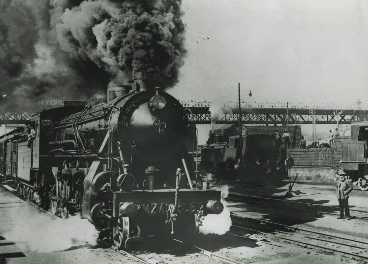 DISTRITOS SANT ANDREU ARXIU FOTO HISTORICALA MAQUINISTA TERRESTRE i MARITIMA REGISTRE 186 fecha desconeguda AUTOR desconegut/ AMDSA