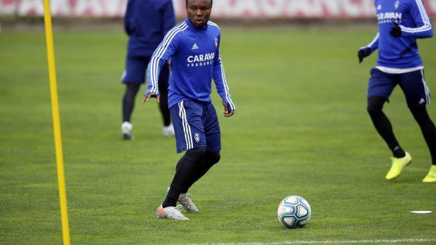 James entrena con el grupo y se apunta al duelo en La Rosaleda