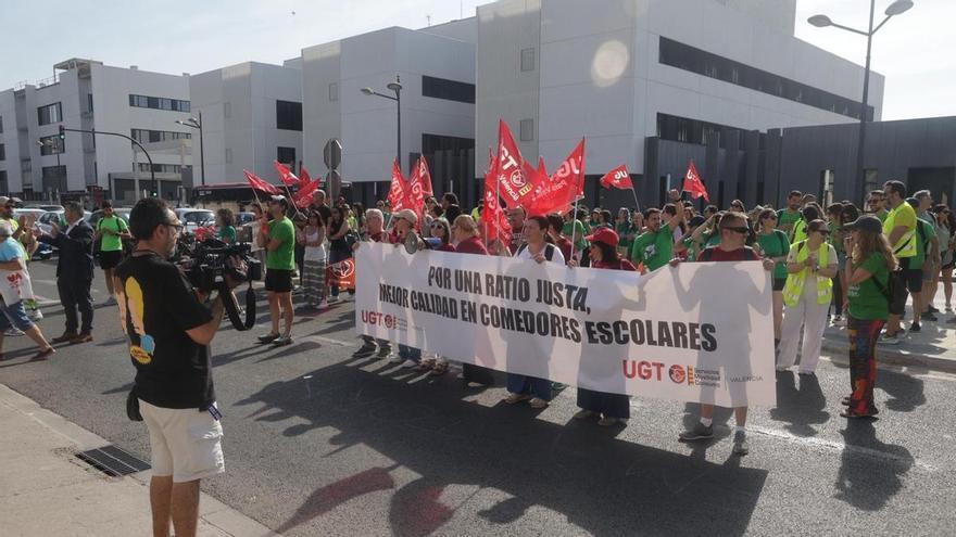 Los profesores se concentran en Conselleria en su cuarta semana de huelga