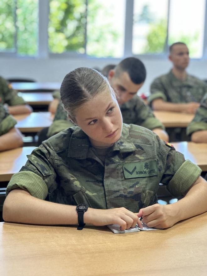La princesa Leonor durante sus clases en la Academia Militar