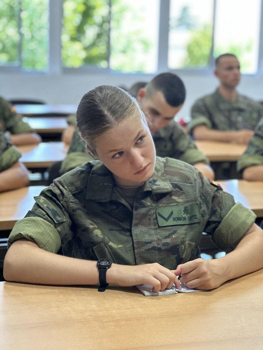 La princesa Leonor durante sus clases en la Academia Militar.