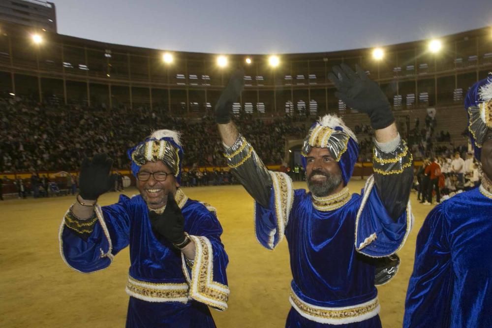 Sus Majestades llegan a la plaza de toros