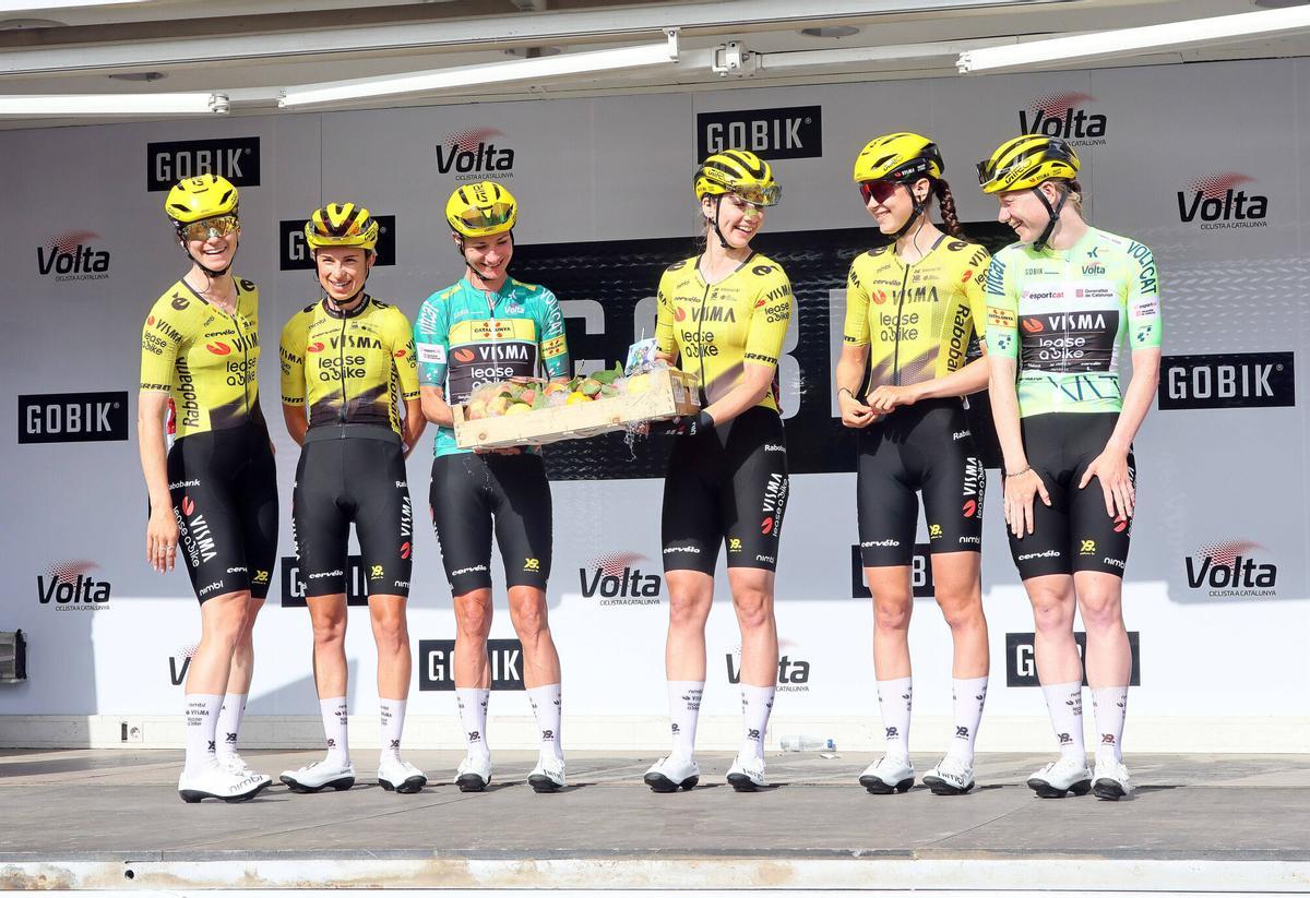 Així ha estat la sortida de la Volta Ciclista Femenina a Sant Vicenç de Castellet