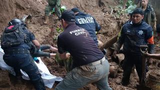 El huracán 'Grace' provoca siete muertos en México mientras 'Henri' se dirige a EEUU