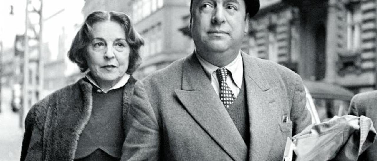 Delia del Carril y Pablo Neruda.