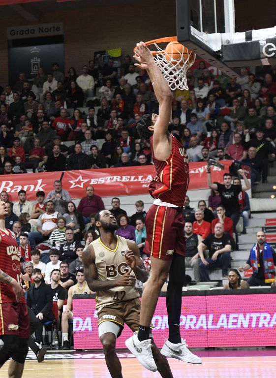 Todas las imágenes del partido del UCAM Murcia contra el Bàsquet Girona