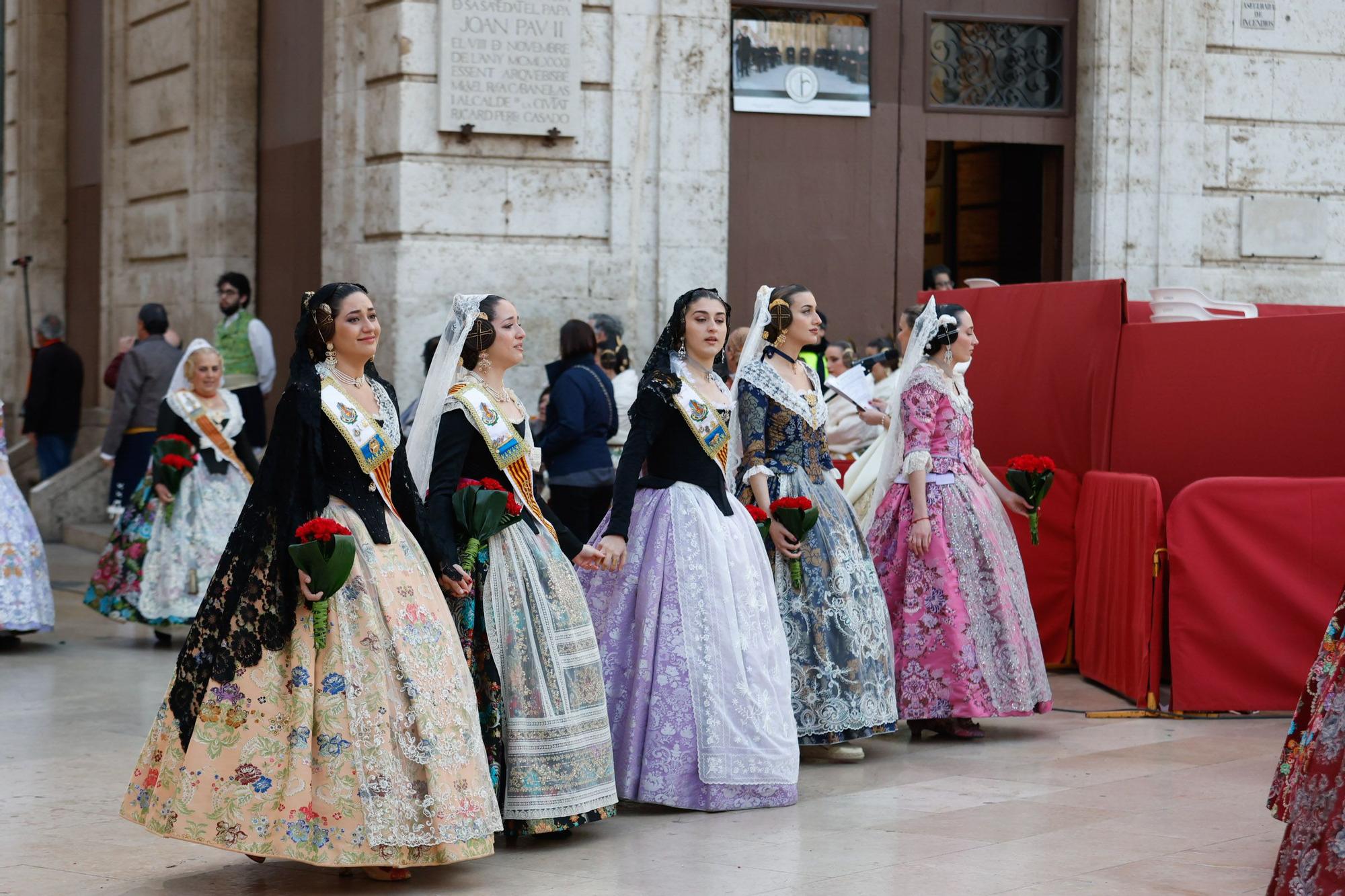 Búscate en el primer día de la Ofrenda en la calle San Vicente entre las 18:00 y las 19:00